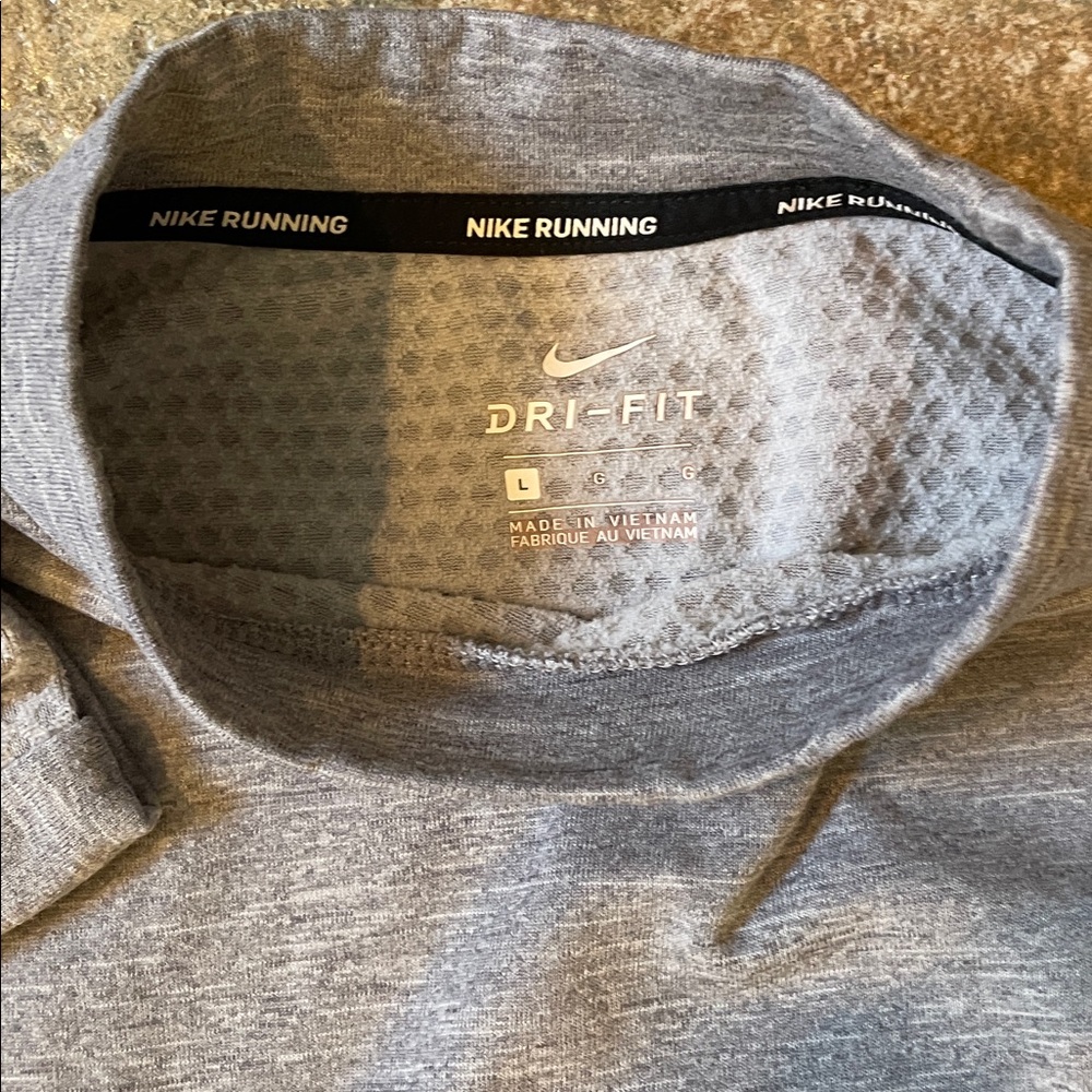Nike women's running Leggings and running sweatshirt - Picture 7 of 7
